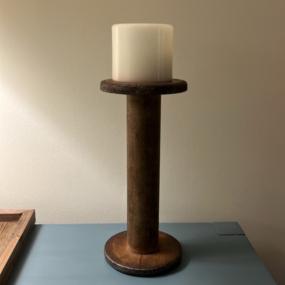 Vintage wooden spool / spindle